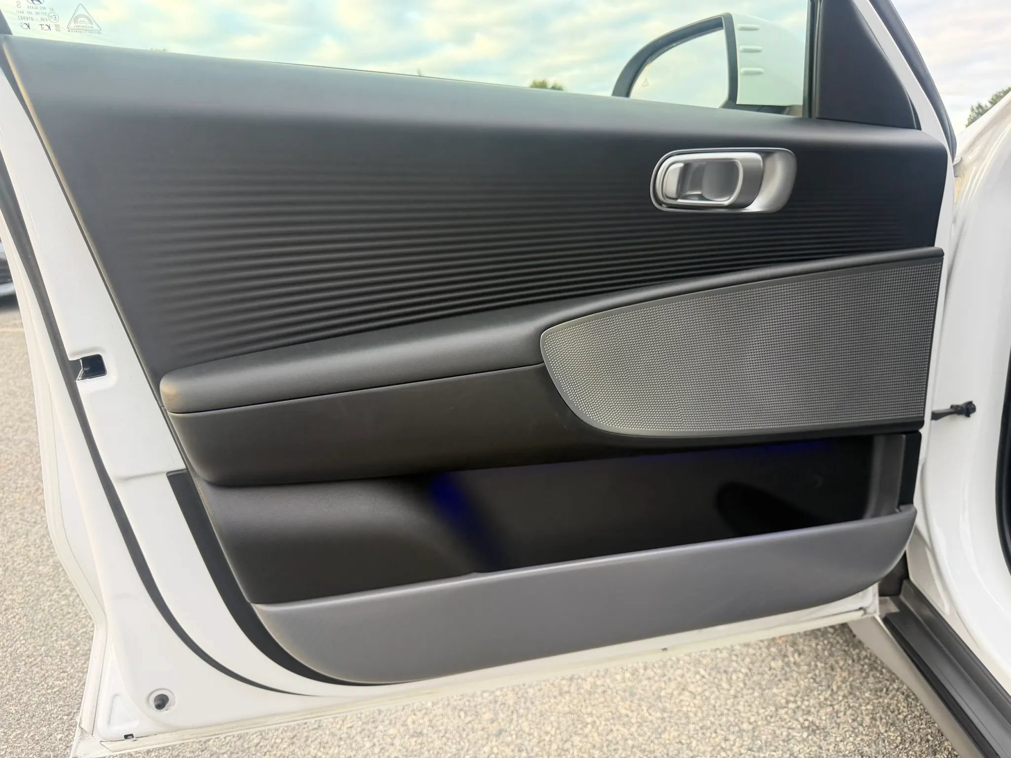 Used 2023 Hyundai Ioniq 6 SEL RWD image 8