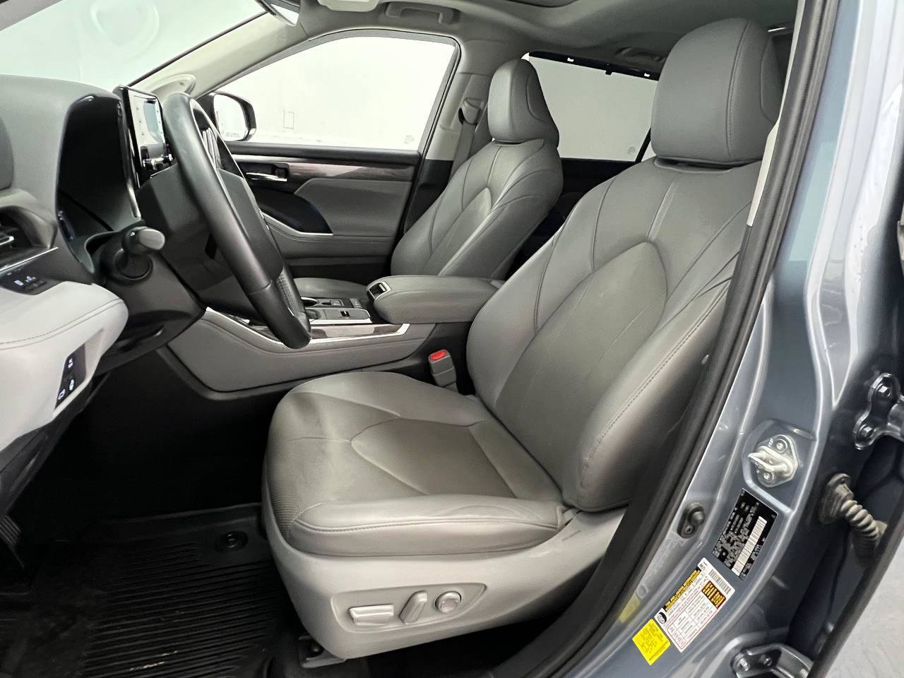 Used 2021 Toyota Highlander Limited AWD/4WD image 8