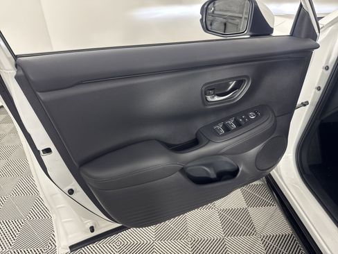 Used 2023 Honda HR-V EX-L image 13