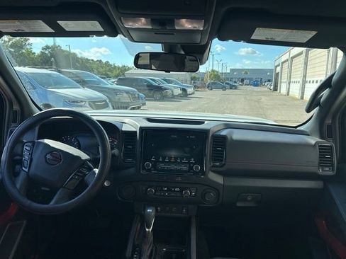 Used 2022 Nissan Frontier Pro-X RWD image 15