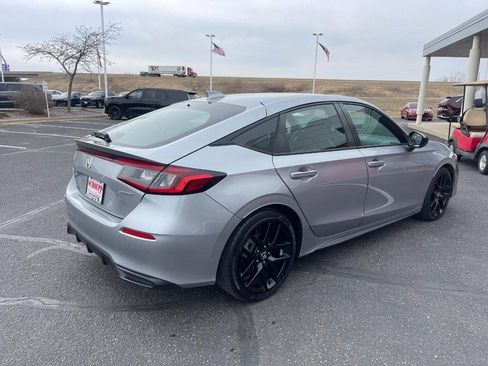 Used 2023 Honda Civic Sport image 3