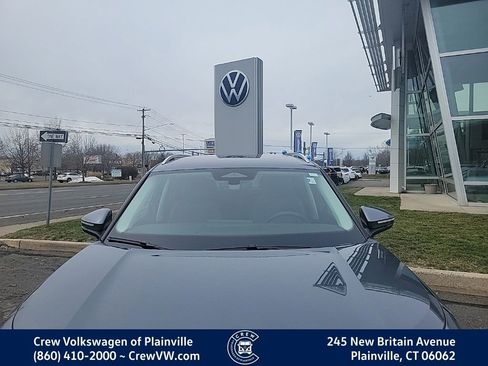 Certified 2025 Volkswagen Tiguan SE image 23