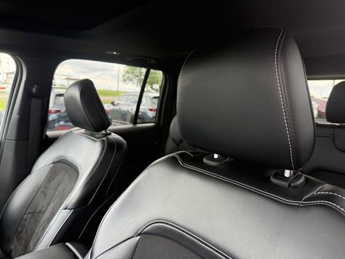 Used 2023 Jeep Grand Cherokee Altitude image 9