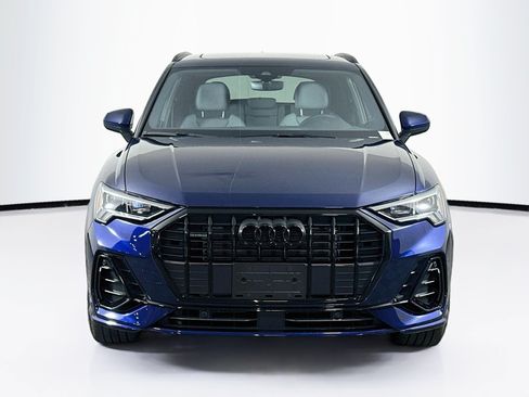 Used 2023 Audi Q3 2.0T Premium w/ Black Optic Sport Package AWD/4WD image 2