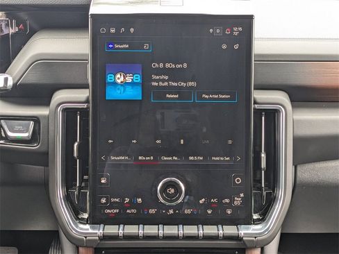 Used 2025 GMC Yukon Denali image 17