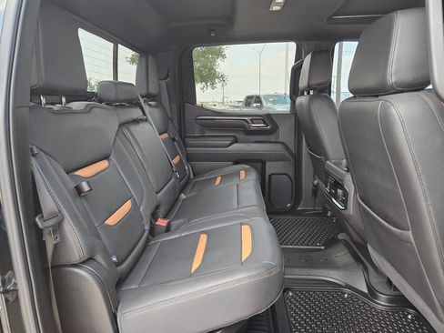Used 2025 GMC Sierra 1500 AT4 w/ AT4 Premium Package AWD/4WD image 23