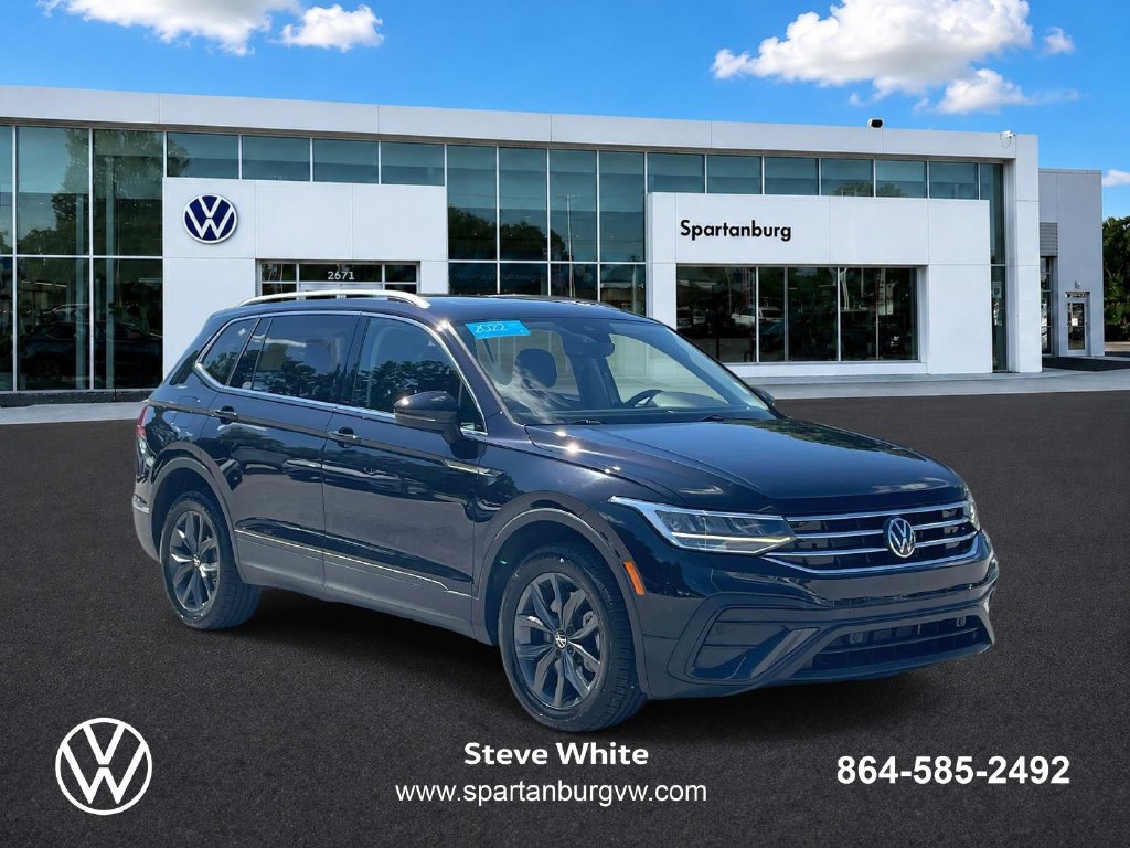 Certified 2022 Volkswagen Tiguan SE FWD image 1