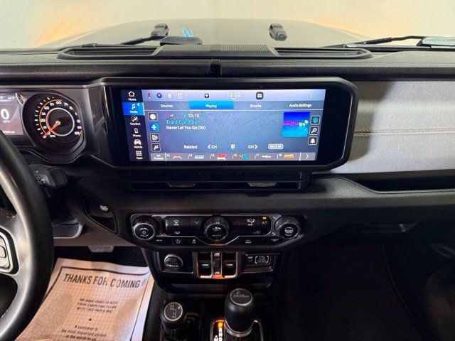 Certified 2024 Jeep Gladiator Sport AWD/4WD image 26
