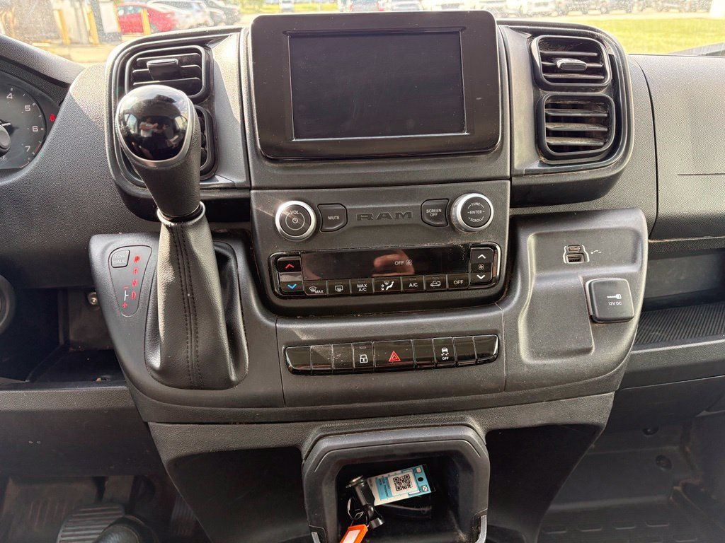 Used 2024 RAM ProMaster 2500 w/ Convenience Group FWD image 19