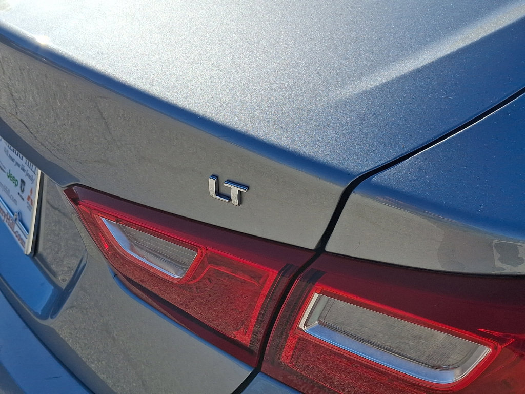 Used 2025 Chevrolet Malibu LT FWD image 16