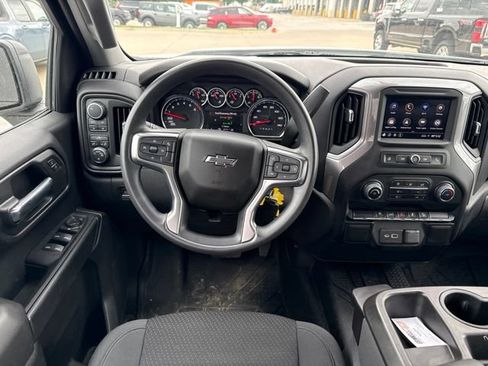 Used 2022 Chevrolet Silverado 1500 Custom Trail Boss w/ Safety Confidence Package AWD/4WD image 18