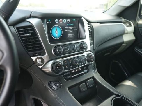 Used 2018 Chevrolet Suburban LT RWD image 28