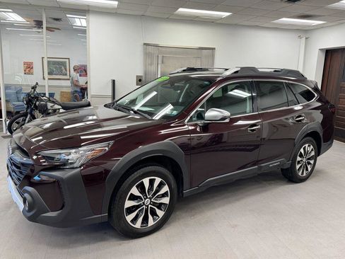 Used 2023 Subaru Outback Touring XT AWD/4WD image 2