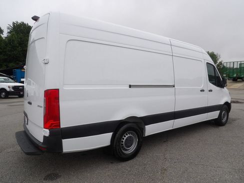 Used 2023 Mercedes-Benz Sprinter 2500 image 8