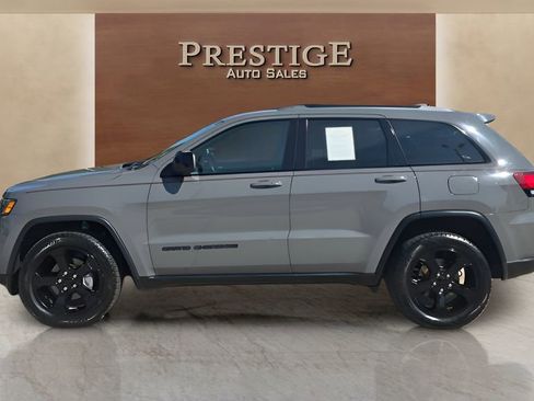 Used 2020 Jeep Grand Cherokee Laredo AWD/4WD image 29