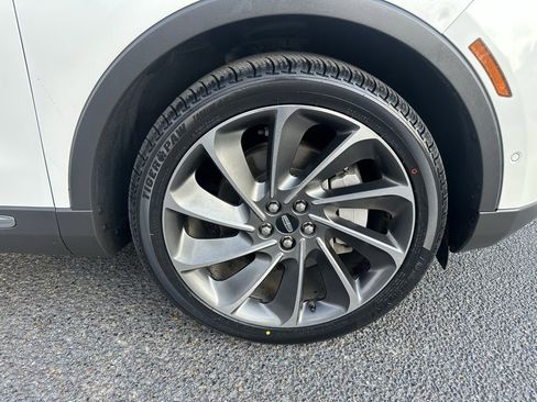 Certified 2021 Lincoln Nautilus Reserve w/ Equipment Group 201A image 26