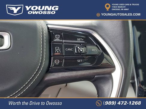 Used 2022 Jeep Grand Cherokee Overland w/ Luxury Tech Group IV AWD/4WD image 15
