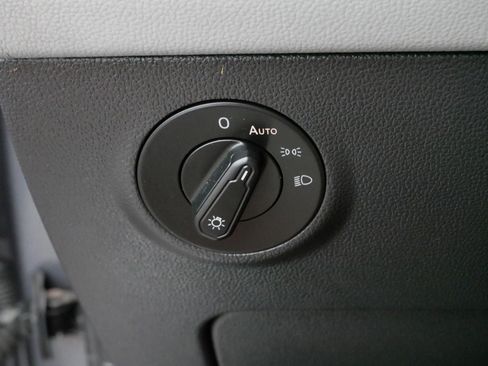 Certified 2022 Volkswagen Taos SE image 27