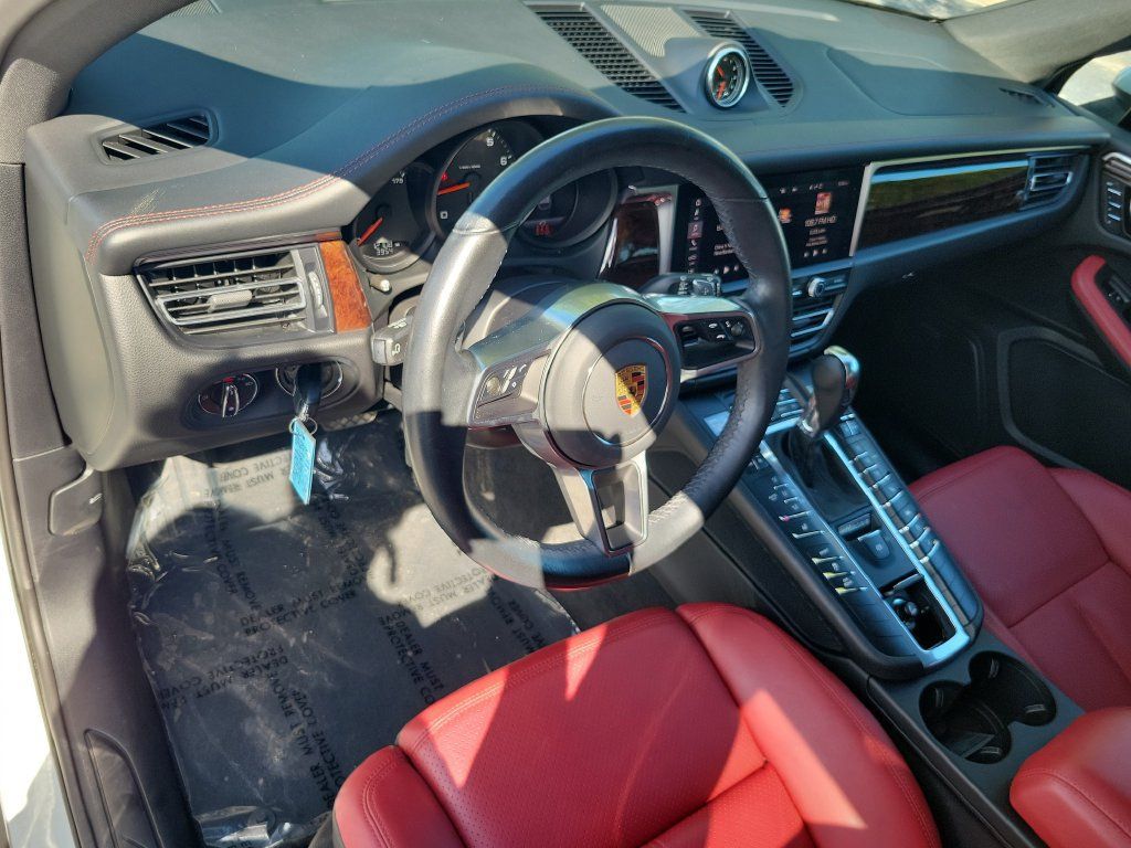 Used 2021 Porsche Macan AWD/4WD image 24