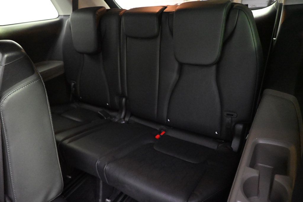 Used 2025 Kia Carnival FWD image 22