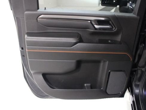 Used 2025 GMC Sierra 2500 AT4 AWD/4WD image 21