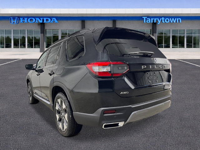 New 2026 Honda Pilot Touring image 3