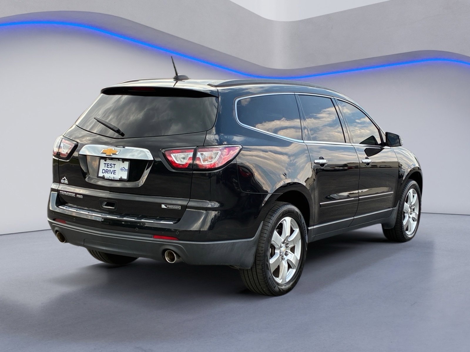 Used 2017 Chevrolet Traverse Premier AWD/4WD image 3