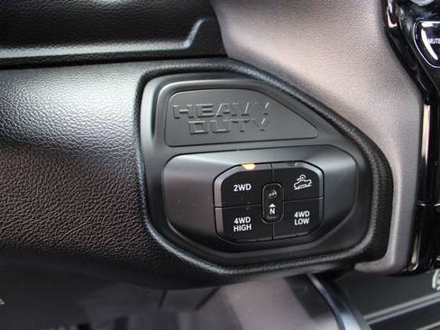 Used 2025 RAM 2500 Laramie AWD/4WD image 22