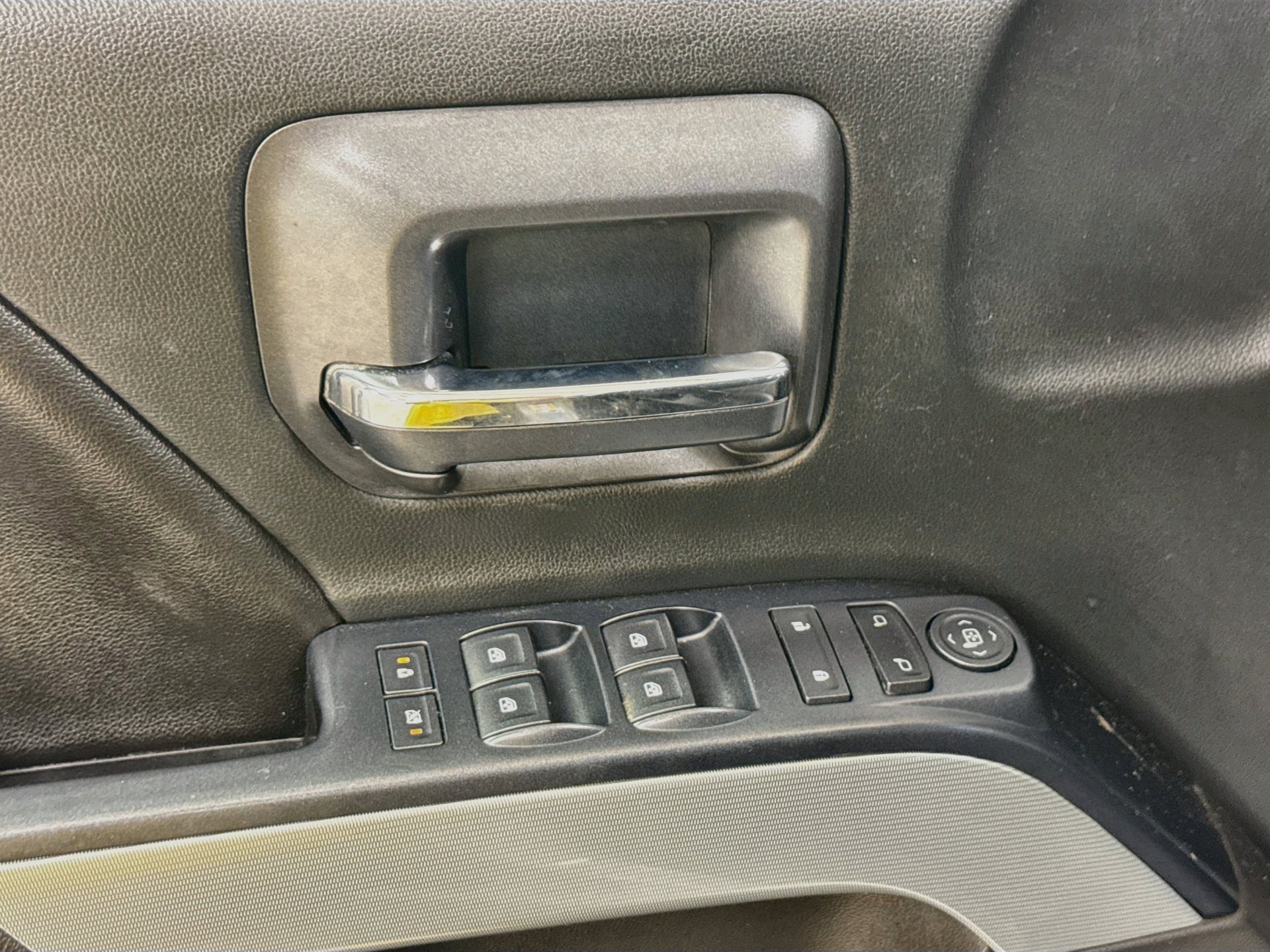 Used 2017 Chevrolet Silverado 1500 LT w/ All Star Edition AWD/4WD image 18
