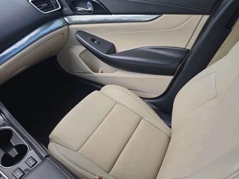 Used 2020 Nissan Maxima 3.5 SV w/ Floor Mat Group FWD image 15
