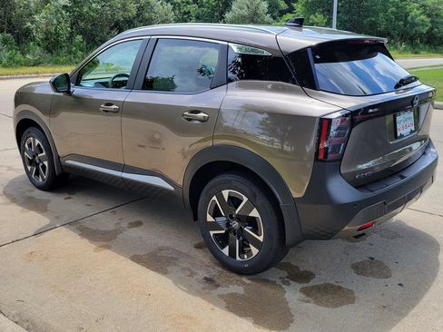 New 2026 Nissan Kicks SV w/ SV Premium Package AWD/4WD image 4