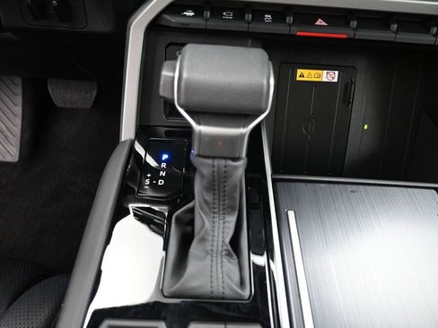 Used 2024 Toyota Tundra Platinum image 25