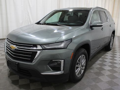 Used 2023 Chevrolet Traverse LT image 40
