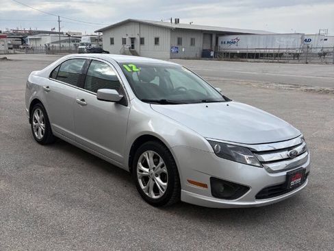 Used 2012 Ford Fusion SE image 2