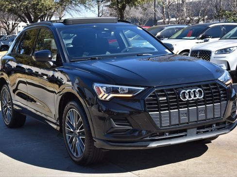 Used 2023 Audi Q3 2.0T Premium w/ Convenience Package image 4