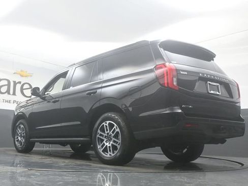 Used 2025 Ford Expedition Active AWD/4WD image 5