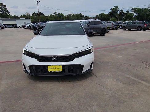 Used 2025 Honda Civic Sport image 3
