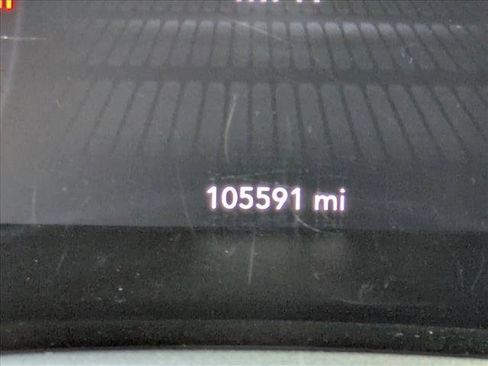 Used 2016 Dodge Challenger R/T Scat Pack w/ Leather Interior Group image 12