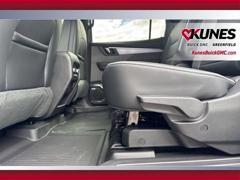 New 2026 Buick Enclave Sport Touring w/ LPO, Floor Liner Package AWD/4WD image 38