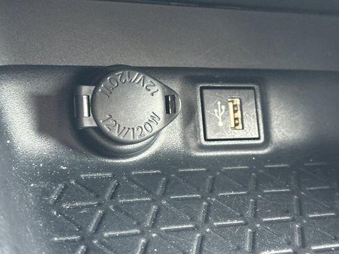 Certified 2025 Toyota RAV4 XLE image 32