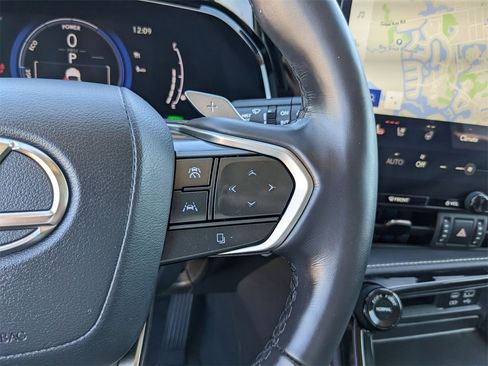 Used 2024 Lexus NX 300h AWD w/ Luxury Package image 33