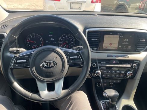 Used 2021 Kia Sportage EX w/ EX Technology Package image 9