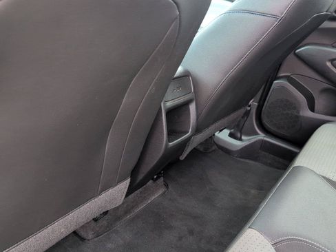Used 2024 Chevrolet Trax LT FWD image 32