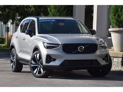 Certified 2025 Volvo XC40 B5 Plus w/ Protection Package Premier