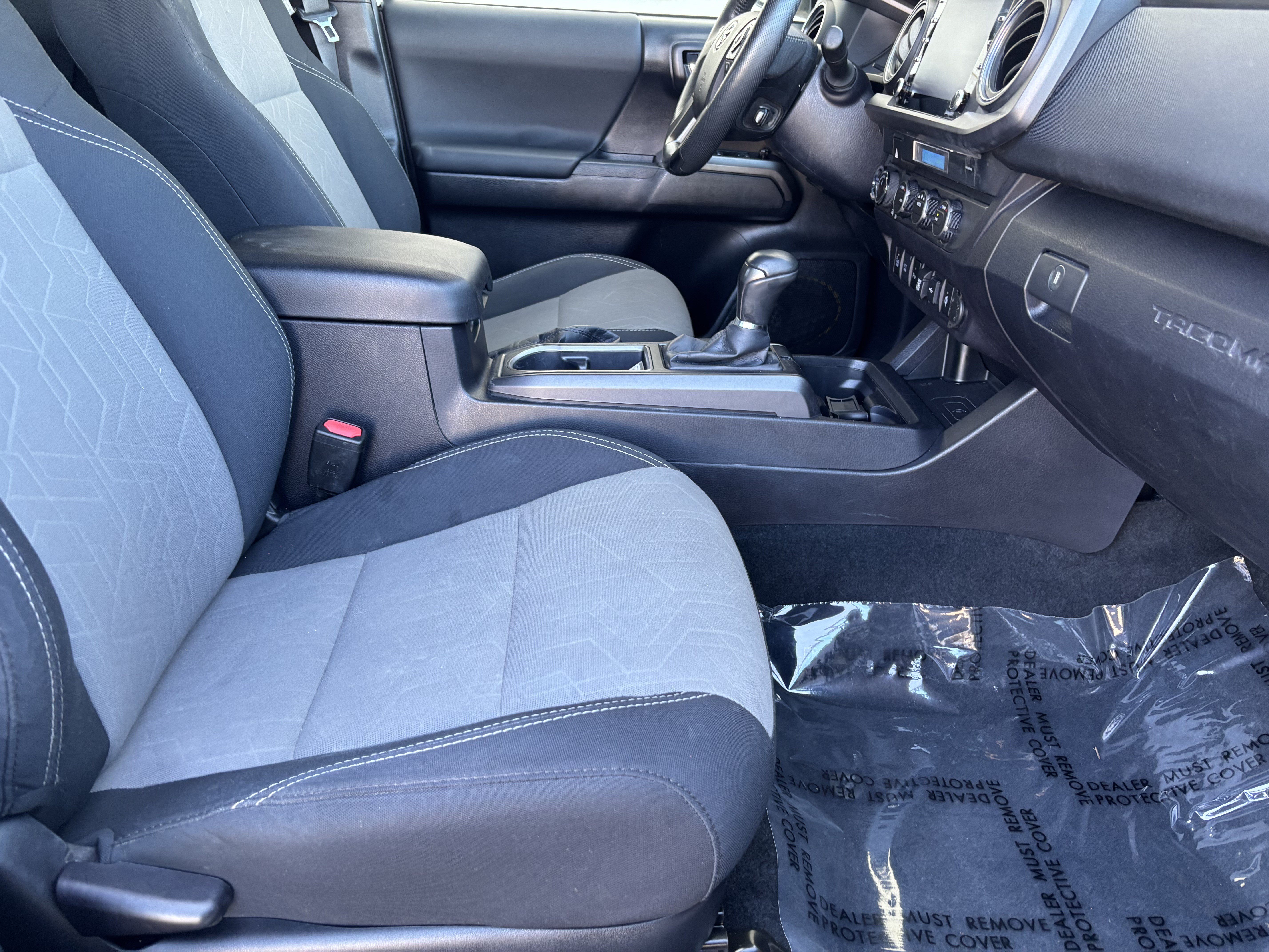 Used 2021 Toyota Tacoma TRD Off-Road w/ Technology Package AWD/4WD image 27