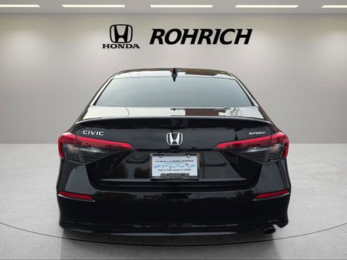 Used 2023 Honda Civic Sport image 4