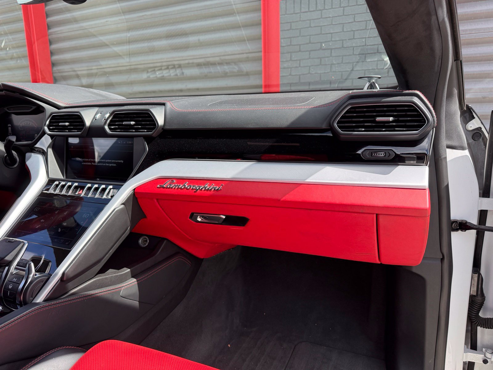 Used 2019 Lamborghini Urus AWD/4WD image 26