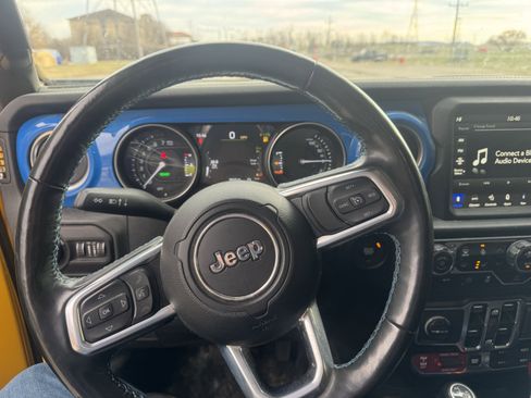 Used 2021 Jeep Wrangler Unlimited Rubicon 4xe w/ Cold Weather Group image 13