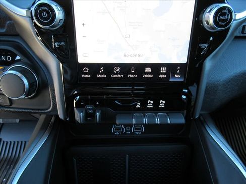 New 2026 RAM 1500 4x4 Crew Cab image 27