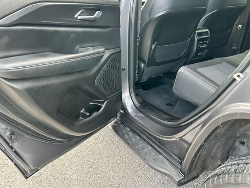 Used 2023 Jeep Grand Cherokee Laredo w/ Luxury Tech Group I image 35